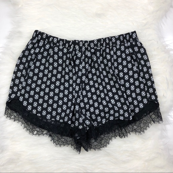 Leith Pants - Leith Printed Lace Trim Shorts
